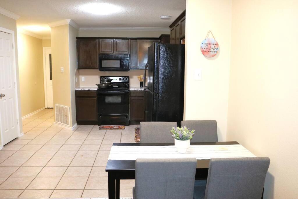 Lubbock Haven 3Beds, 3 Baths Apartment Bagian luar foto
